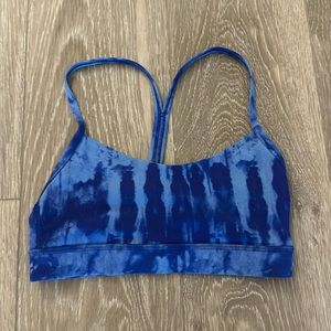 Lululemon Flow Y Bra in Diamond Dye blue size 4